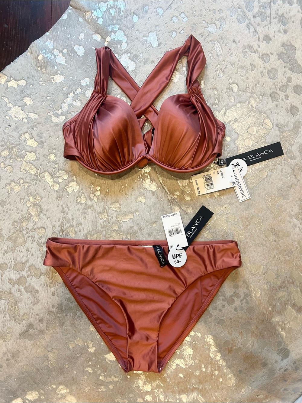LA BLANCA EARTH GODDESS BIKINI SET
SIENNA
SIZE 10 TOP
SIZE 12 BOTTOM
NWT